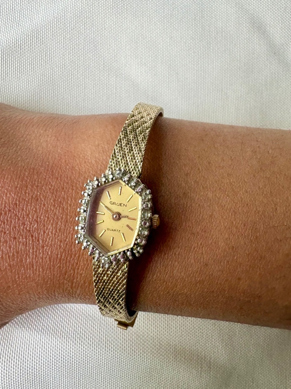 Vintage Gruen Hexagonal Quartz Cocktail Watch Rhinestone Gold Mesh Strap WORKING